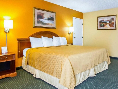 Quality Inn Tucson image 2